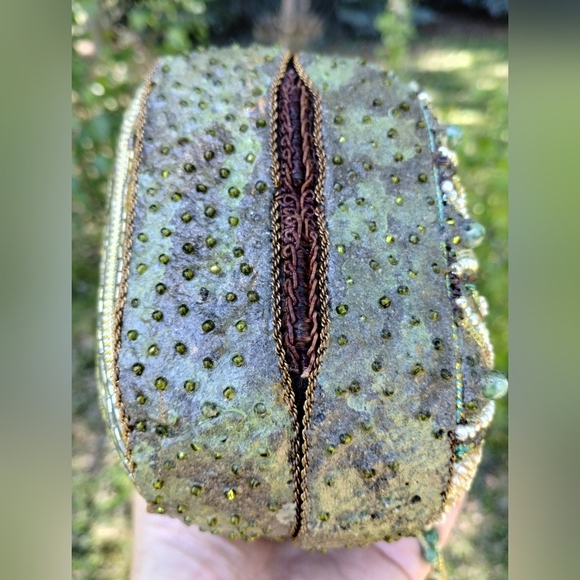 NWT Beaded Green Forest Crossbody LESTER MELNICK inventory! - Picture 10 of 16